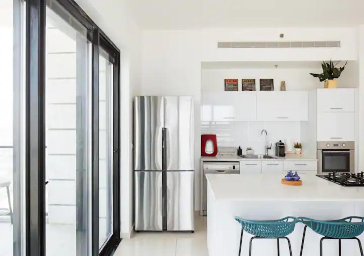 O&O Group- Special Apartment Sea View Luxury Tower Bat Yam Bagian luar foto