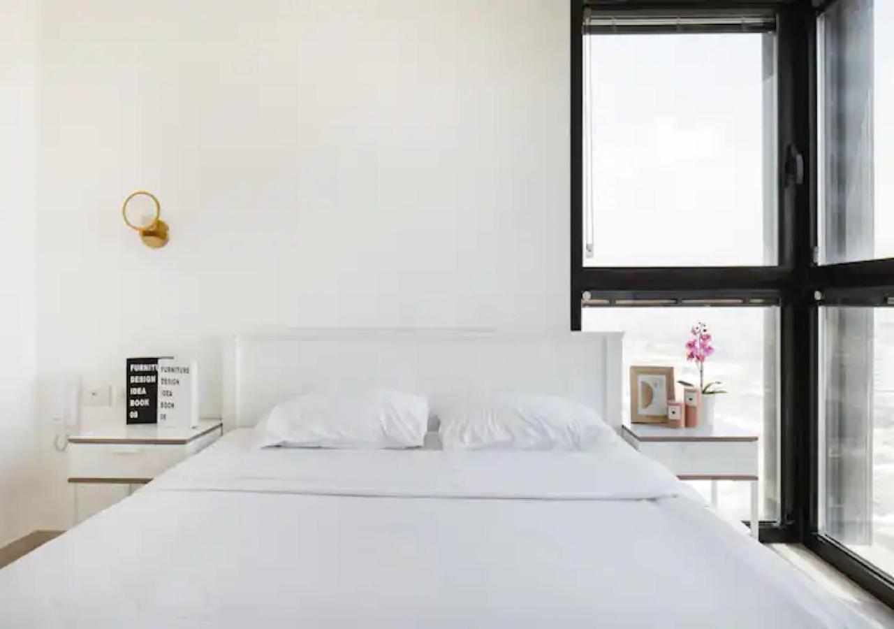 O&O Group- Special Apartment Sea View Luxury Tower Bat Yam Bagian luar foto