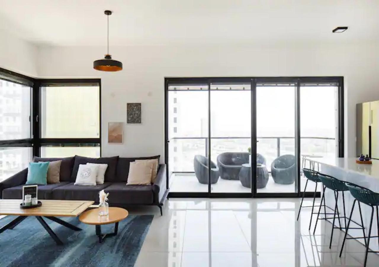 O&O Group- Special Apartment Sea View Luxury Tower Bat Yam Bagian luar foto