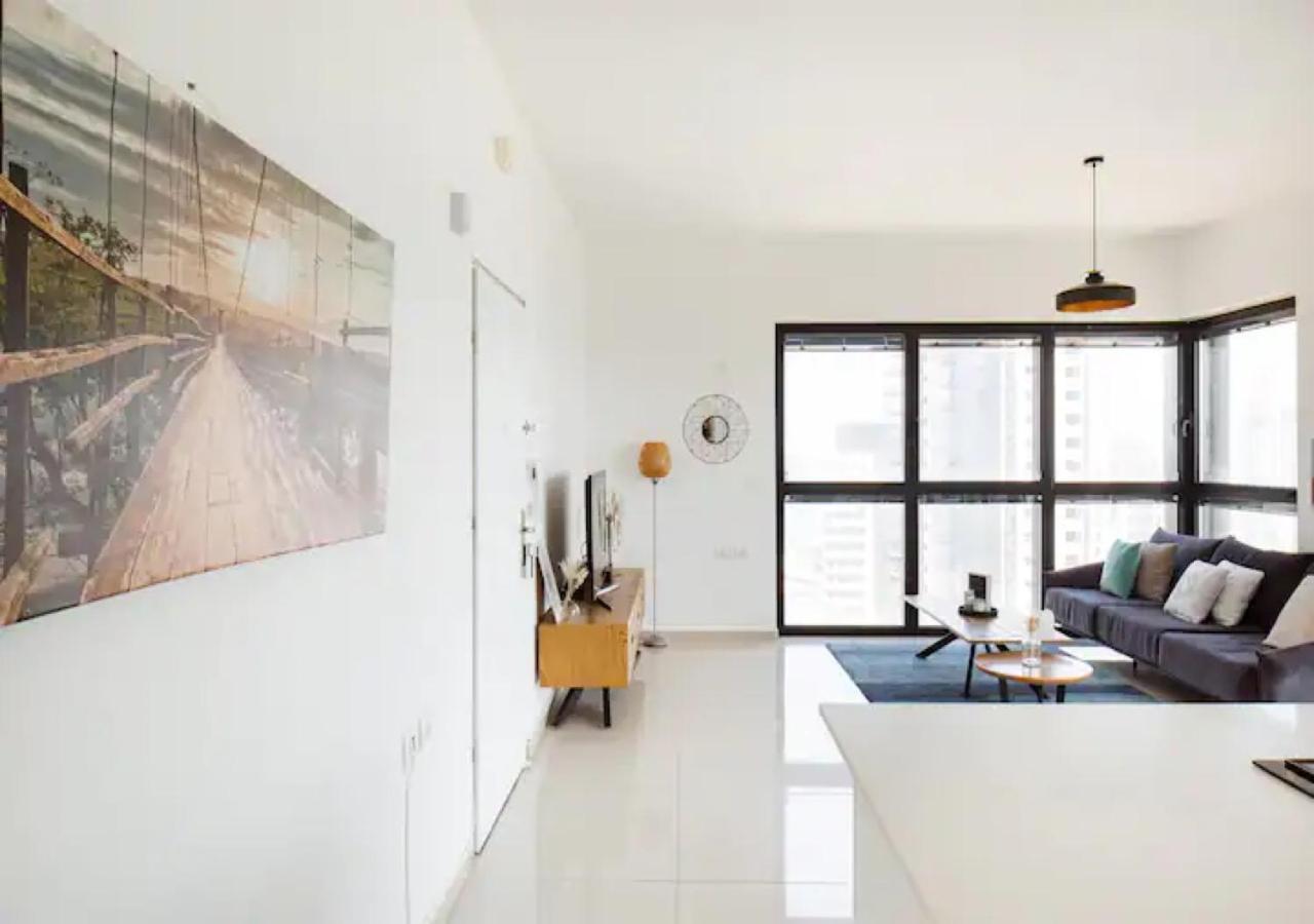 O&O Group- Special Apartment Sea View Luxury Tower Bat Yam Bagian luar foto
