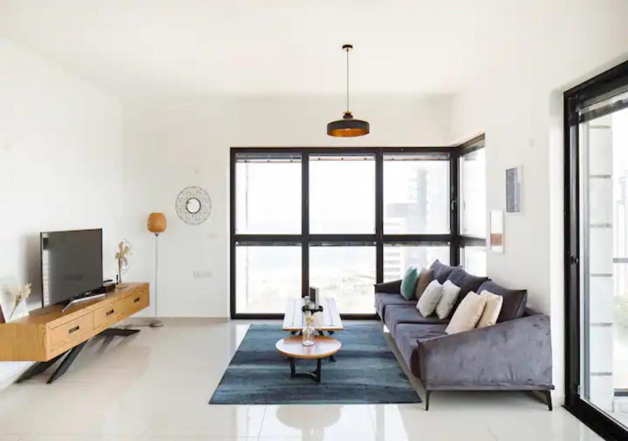 O&O Group- Special Apartment Sea View Luxury Tower Bat Yam Bagian luar foto