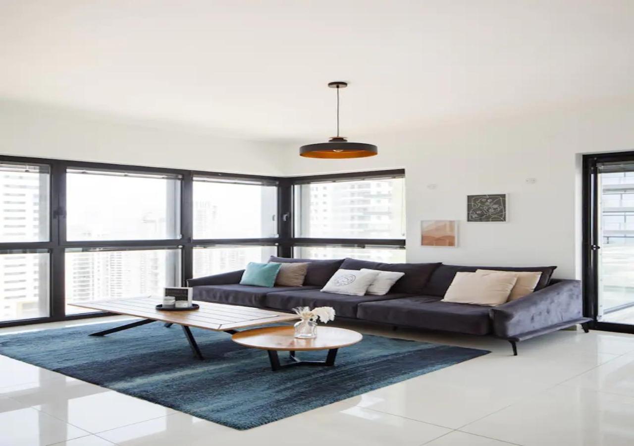 O&O Group- Special Apartment Sea View Luxury Tower Bat Yam Bagian luar foto